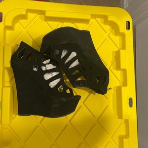 Black open toe platform wedges